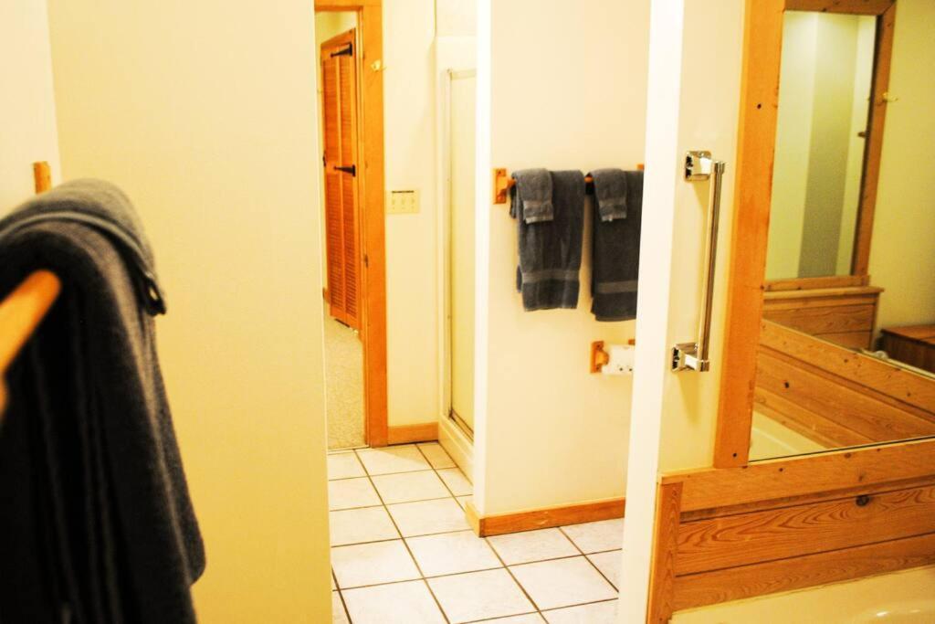 Four Private Suites - Hot Tub - Arcade - Fast Wi-Fi - One Minute To Parkway Fun Pigeon Forge Luaran gambar