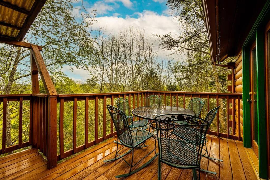 Four Private Suites - Hot Tub - Arcade - Fast Wi-Fi - One Minute To Parkway Fun Pigeon Forge Luaran gambar